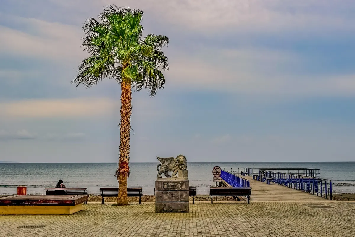 Summer Seaside Fish and Chips: A Seasonal Guide to Coastal Chip Shops
